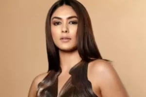 Mrunal Thakur Peddi song