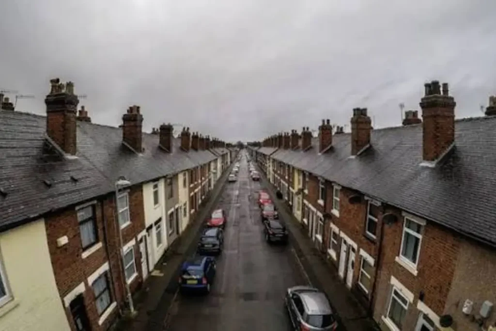 Housing in Crisis: Disrepair, Evictions and the Shifting Balance of Power in England’s Rental Market ezgif 763089d0e04ba72d